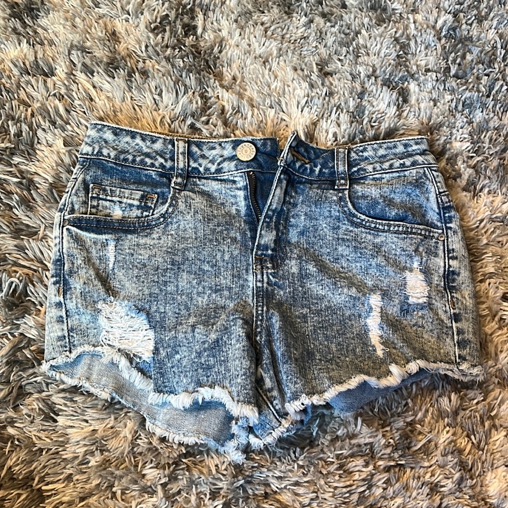 jean shorts size 0. Worn once. good condition.
